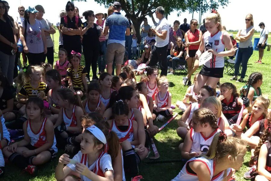 Encuentro de Hockey infantil en el CAF