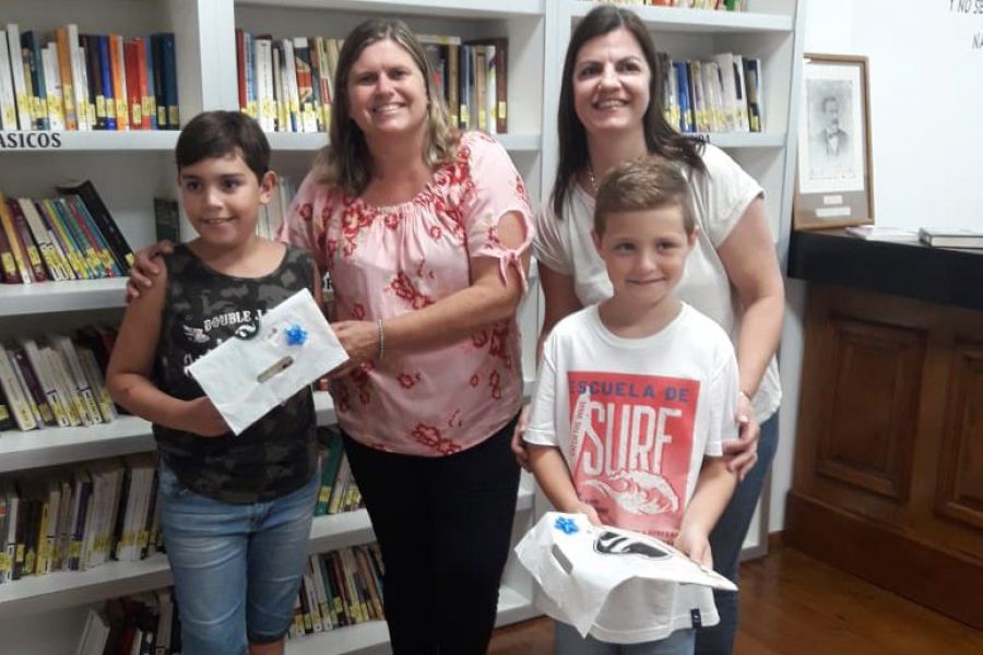 Lectores premiados en la Biblioteca