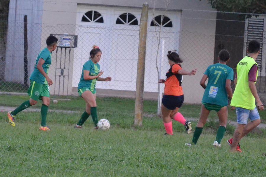 Fútbol femenino en el Poli