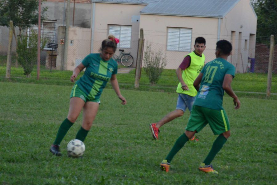 Fútbol femenino en el Poli