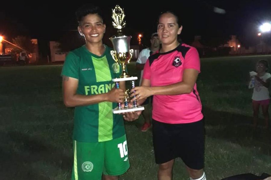 Fútbol femenino en el Poli