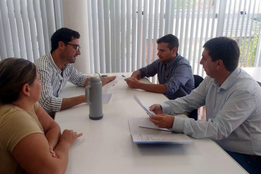 Senador Rubén Pirola en la Biblioteca