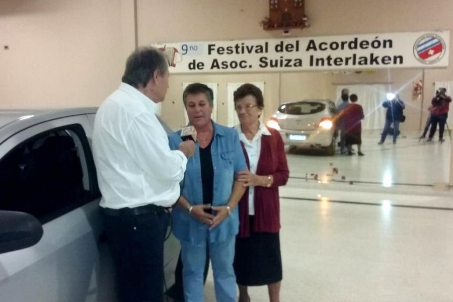 Rubén Amherdt con Nélida Schmidt y Susana Jullier