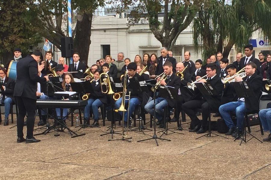 25 de Mayo en Plaza Sarmiento