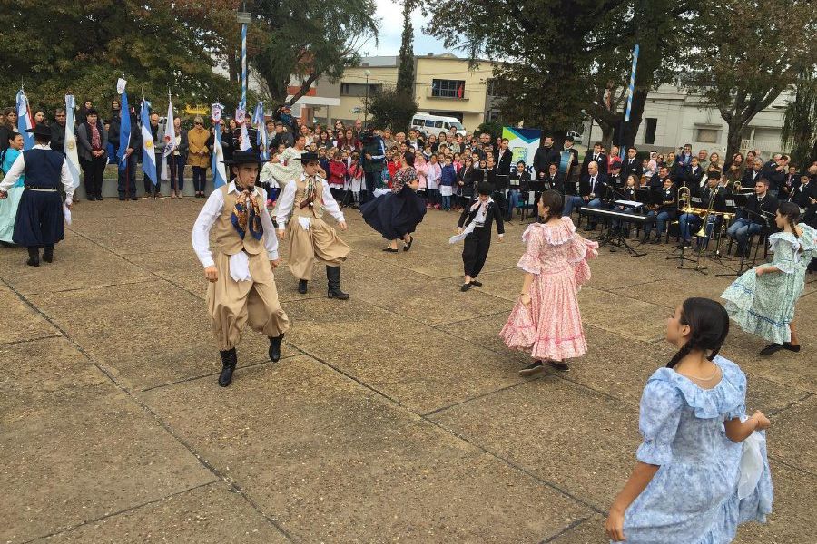 25 de Mayo en Plaza Sarmiento