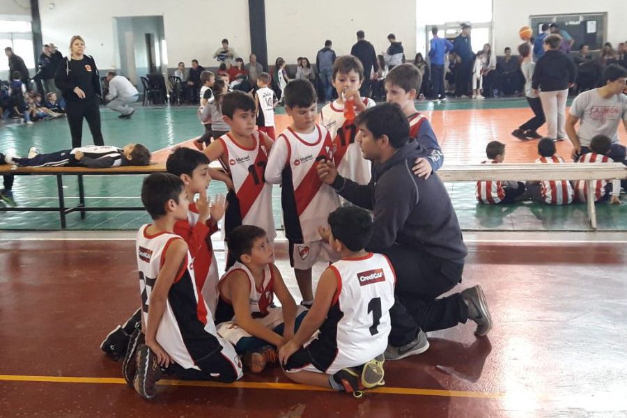 Encuentro de Basquet en el CAF