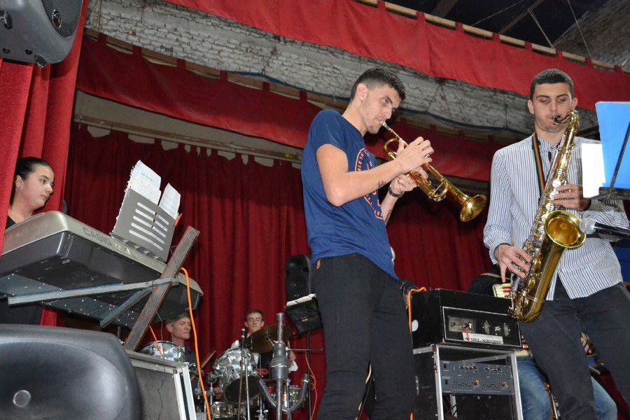 Pochi festejó los 400 programas