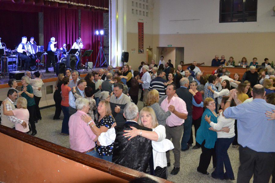 Pochi festejó los 400 programas