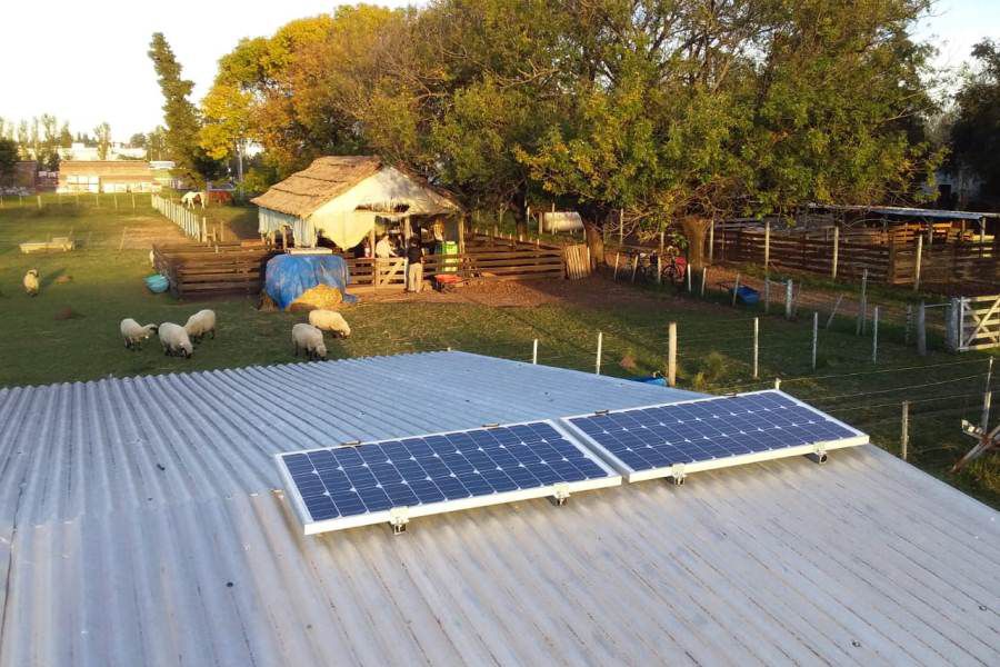 Paneles Solares en la Granja de la FCV-UNL