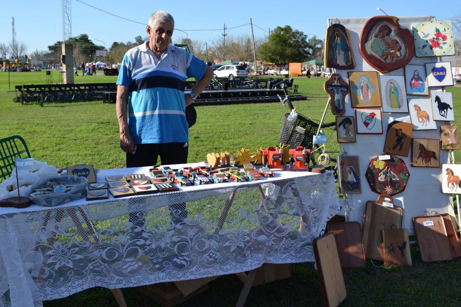 Feria de Artesanos en el Poli