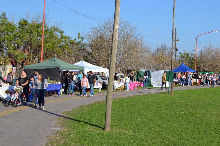 Feria de Artesanos en el Poli