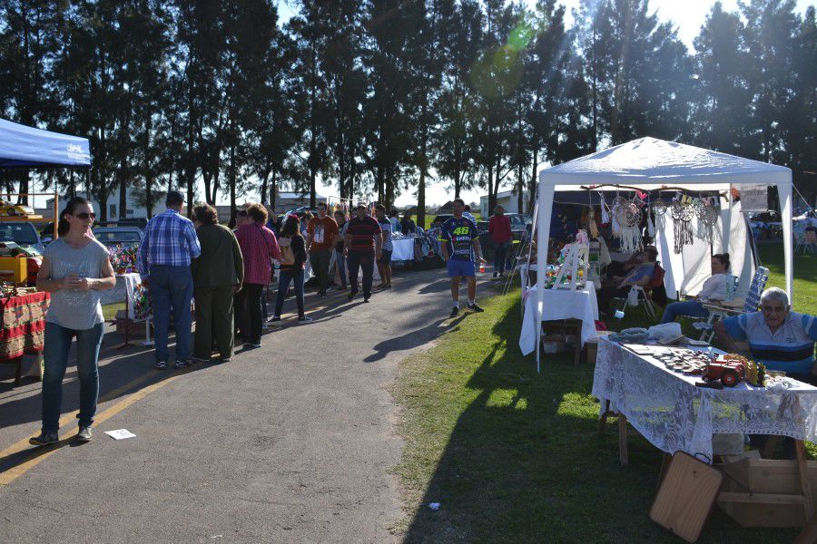 Feria de Artesanos en el Poli