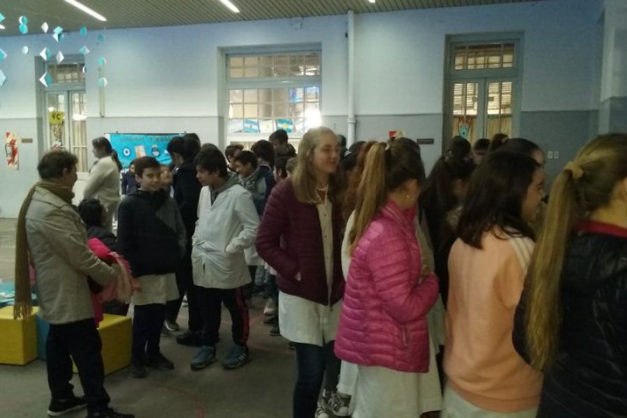 Feria de Ciencias y Tecnología en la 321