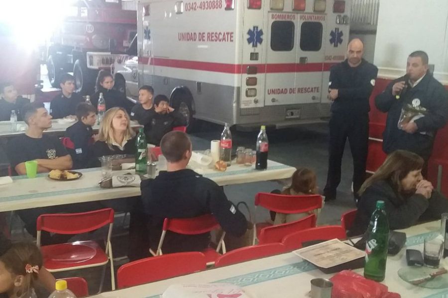 Almuerzo por el Día del Bombero Voluntario