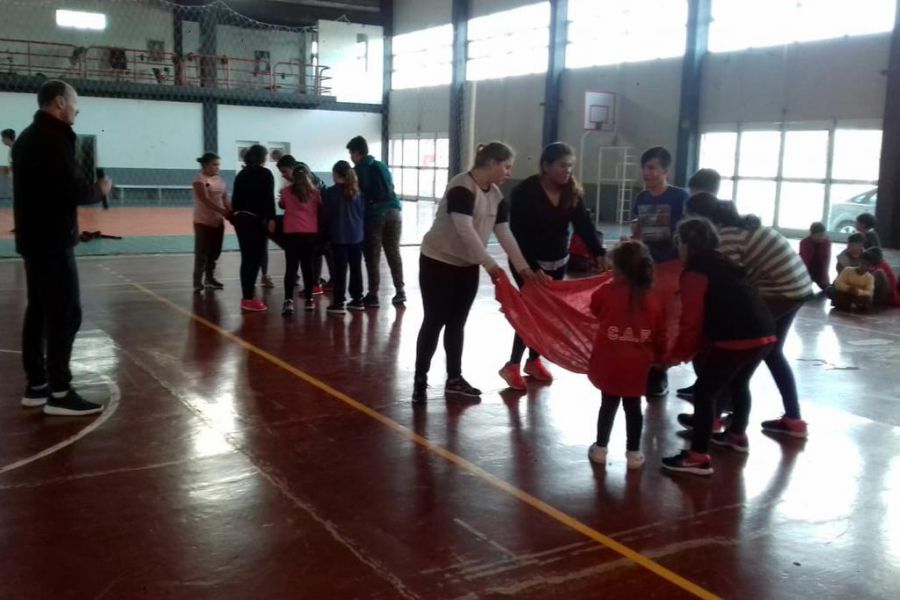 Voley con Torta fritas y Amigos