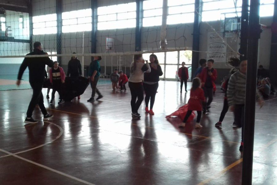 Voley con Torta fritas y Amigos