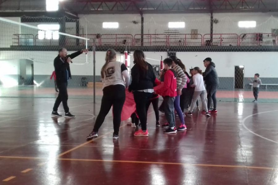 Voley con Torta fritas y Amigos