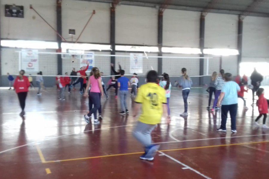 Voley con Torta fritas y Amigos