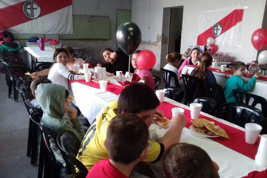 Voley con Torta fritas y Amigos