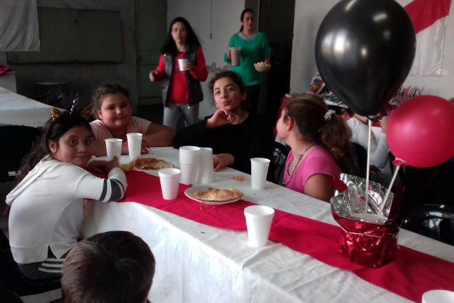 Voley con Torta fritas y Amigos