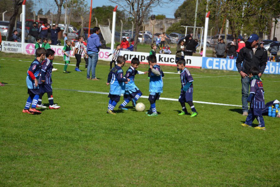 Fútbol infantil en el CAF