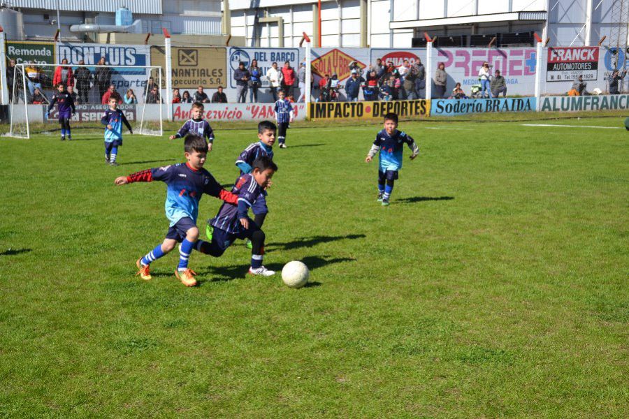 Fútbol infantil en el CAF