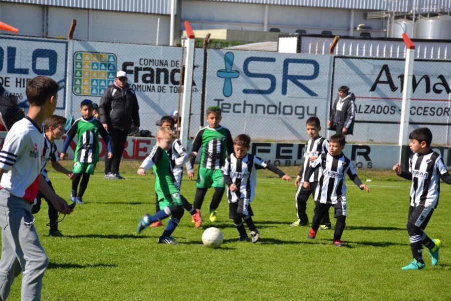 Fútbol infantil en el CAF