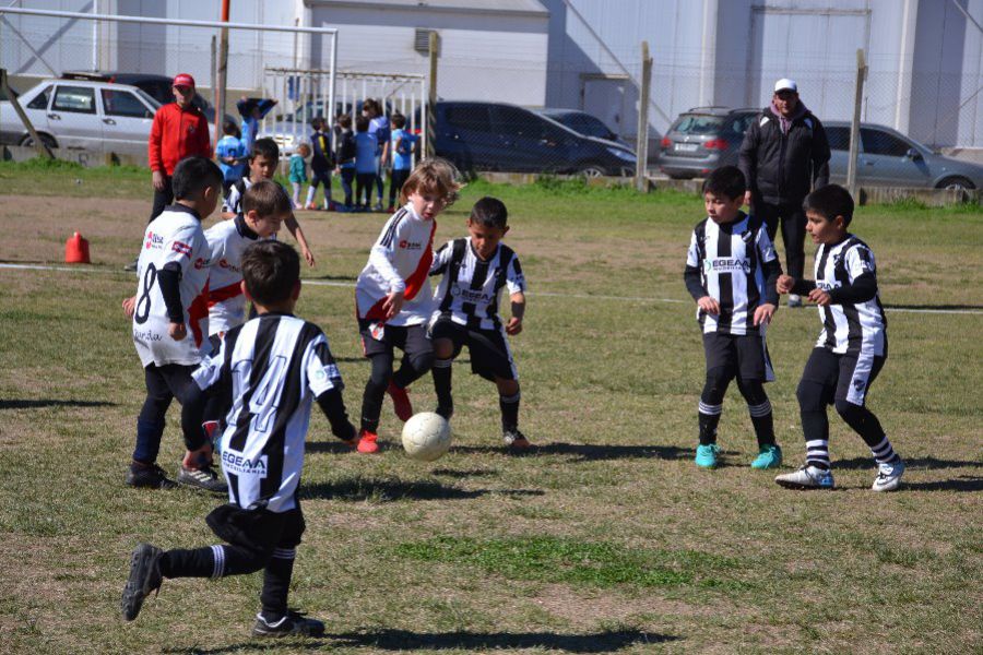 Fútbol infantil en el CAF