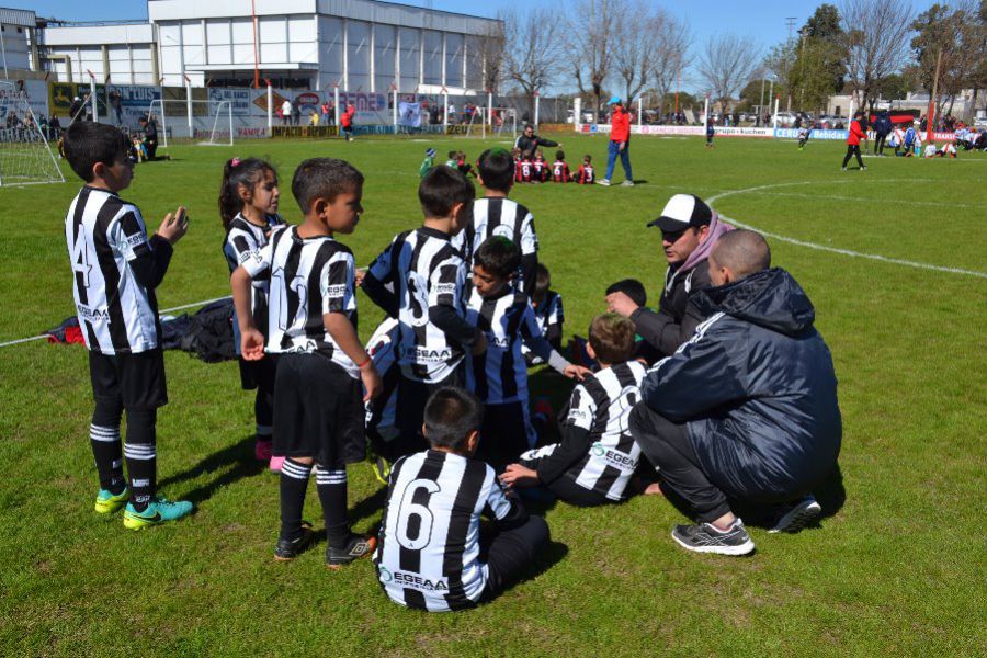 Fútbol infantil en el CAF