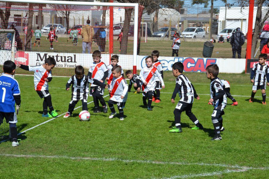 Fútbol infantil en el CAF