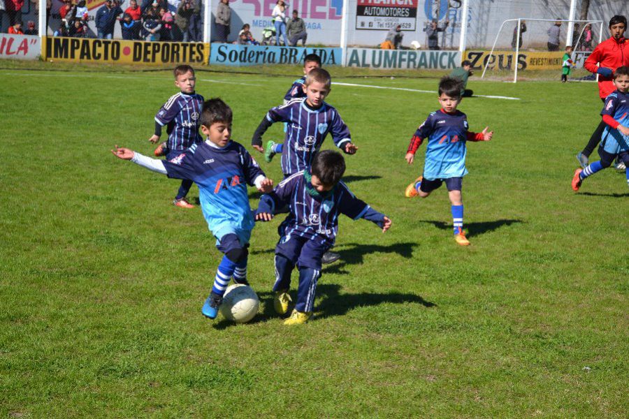 Fútbol infantil en el CAF