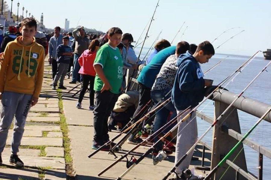 Emi Conti en el Festival del Niño Pescador