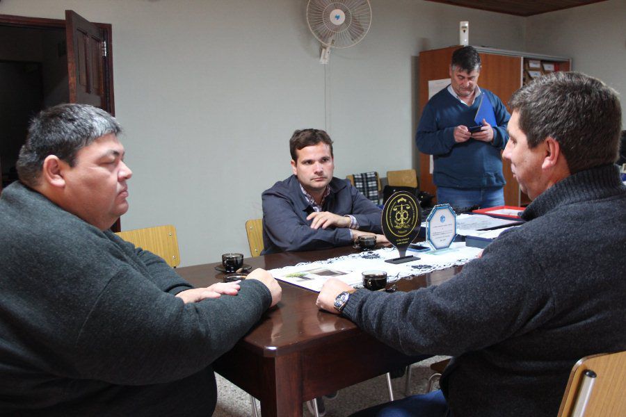 Pirola entregó aportes en Franck