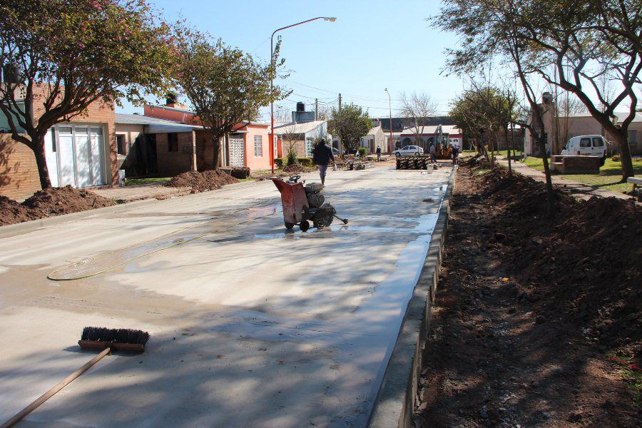 Pavimento en calle Sarmiento