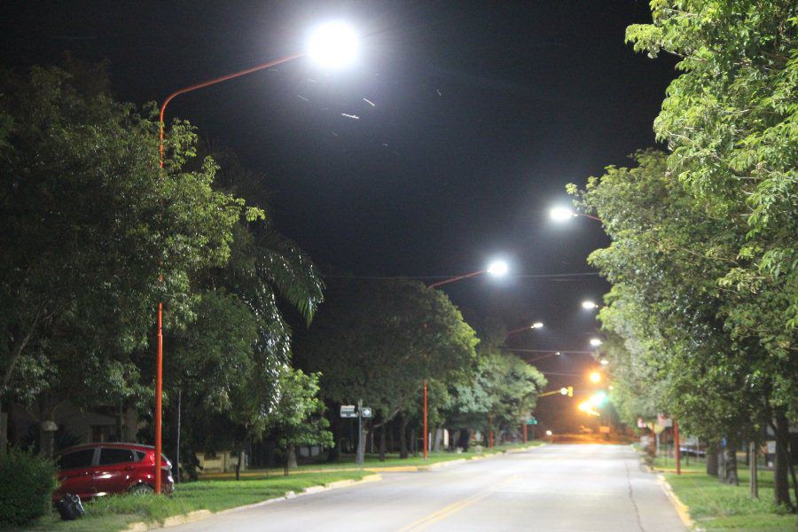 Luminaria LED en calle San Martín