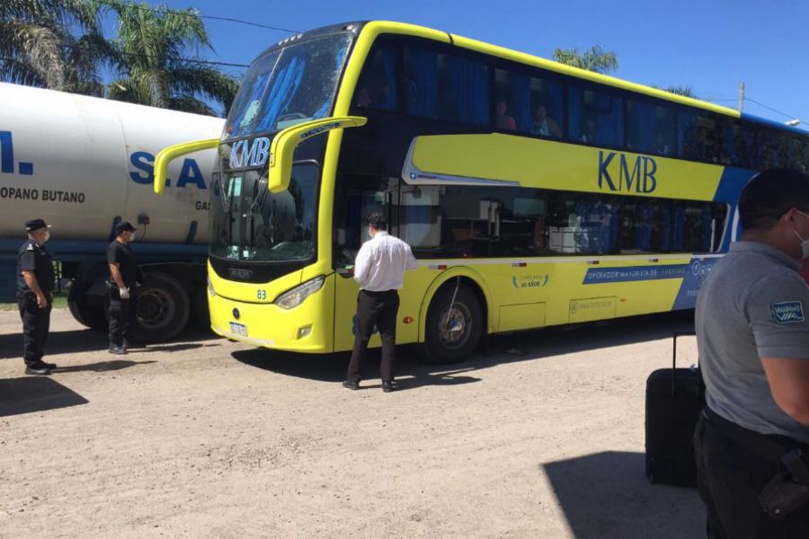 Detención de colectivo en Esperanza