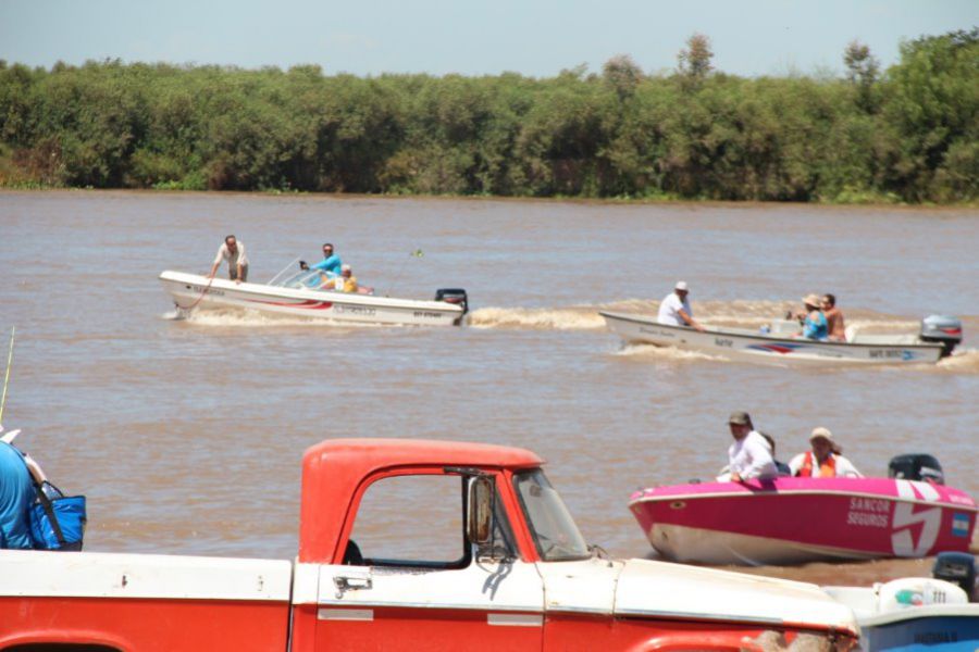 Pescando Variada en Sauce Viejo CAF