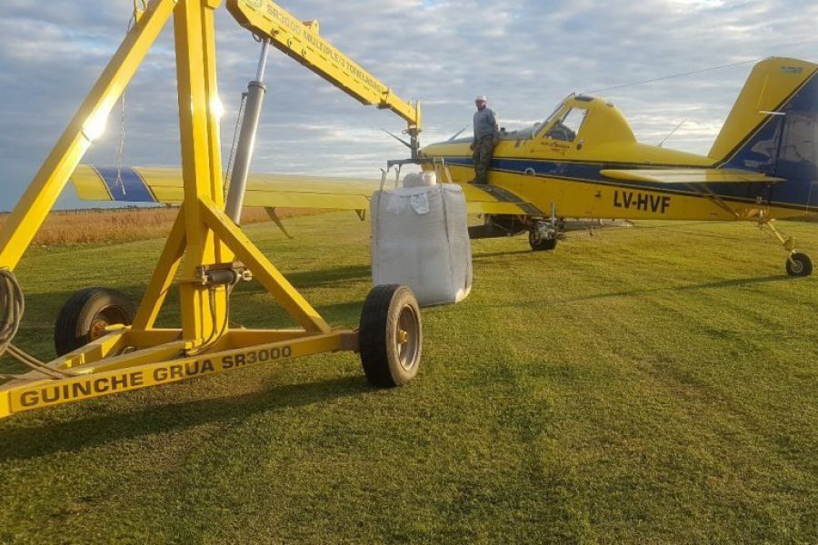 Siembra con avión - Foto FEARCA