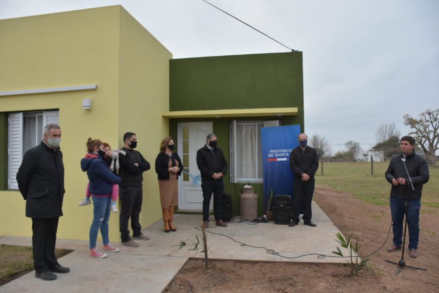 Pirola inaugura viviendas en Las Colonias