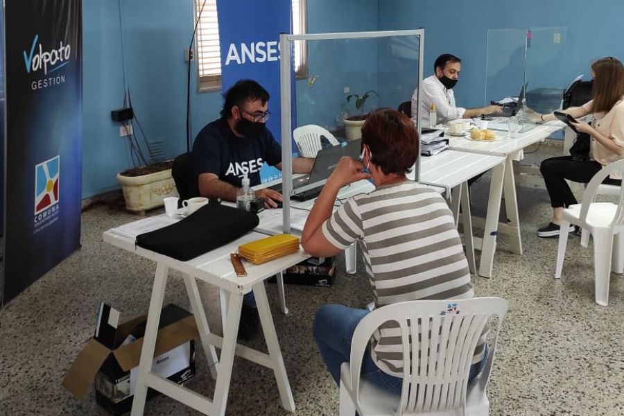 Gestiones de Pirola para trámites en Anses