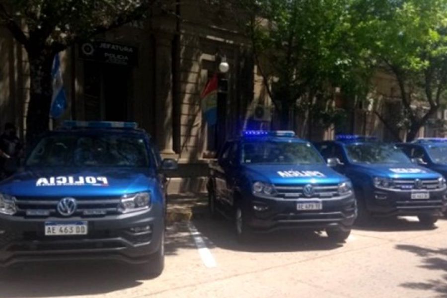 Camionetas Policiales - Foto URXI