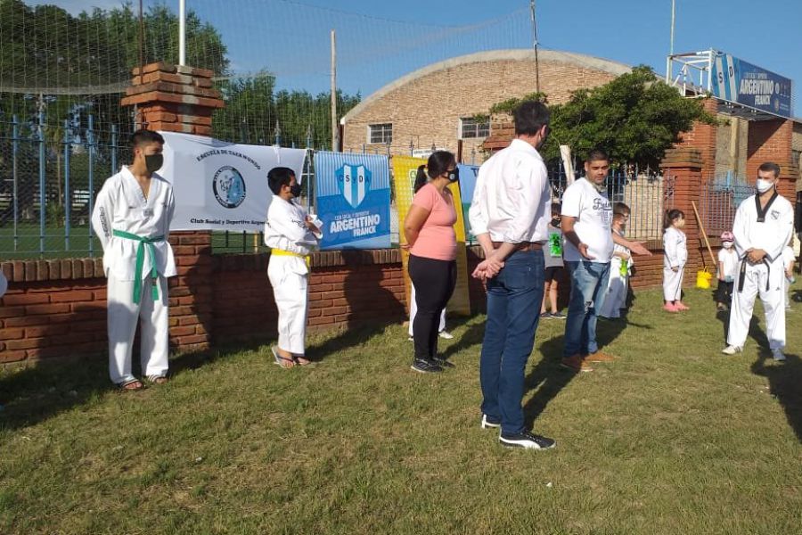 Taekwondo de Argentino planta vida