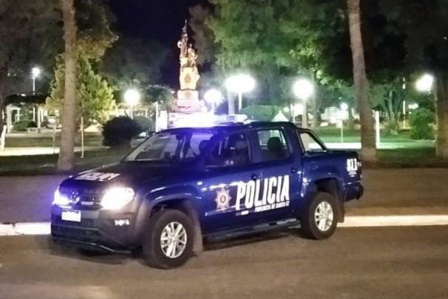 Movil Policial en Esperanza - Foto URXI