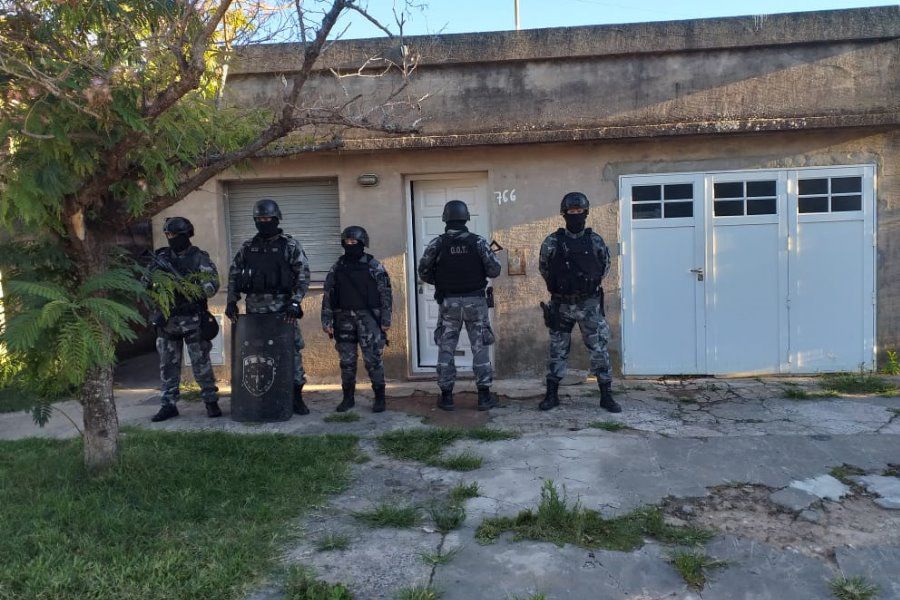 Allanamiento por robo en Escuela Normal - Foto URXI