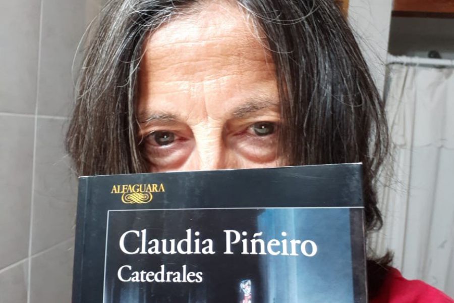 Malva Alberto con Catedrales de Claudia Piñeiro