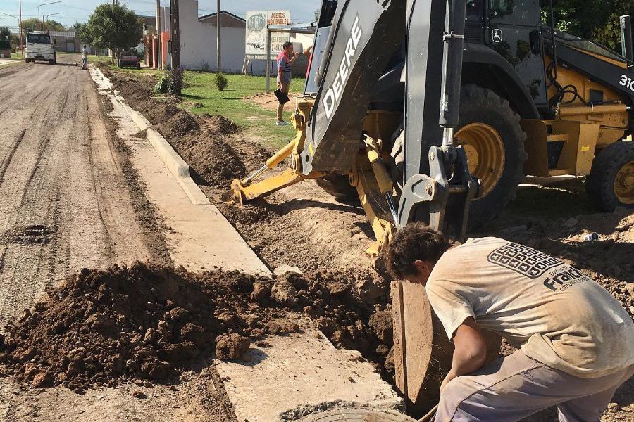 Obras para escurrimiento en calle Pte. Jullier