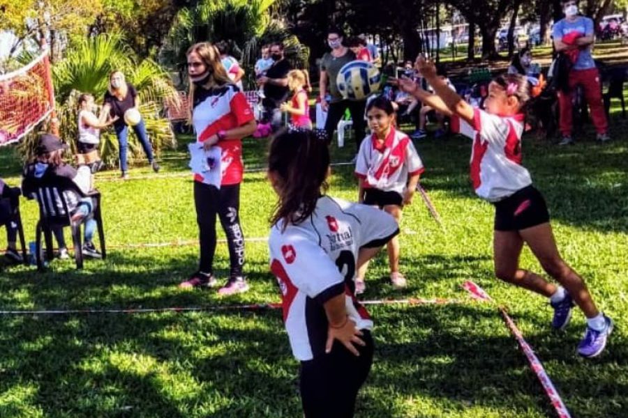 Encuentro de Mini Voley en Alma Jrs