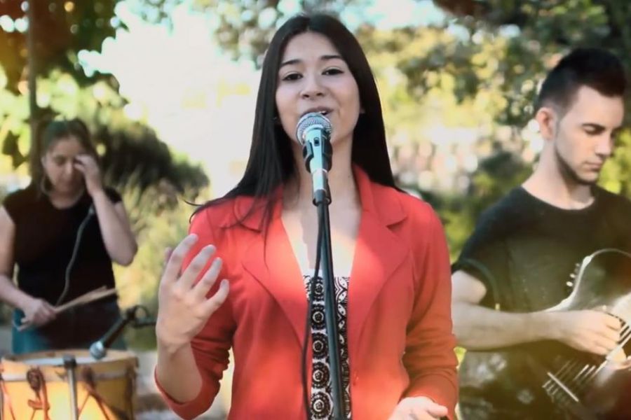 Julieta Loza en Plaza Sarmiento