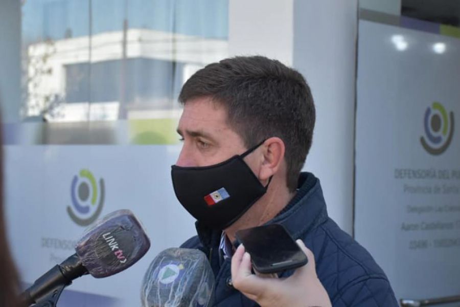 Pirola en las oficinas de la Defensoría