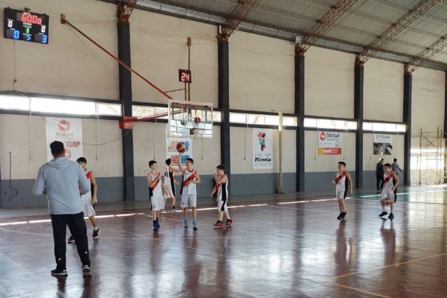 Encuentro de Básquet - CAF vs Alma Jrs.